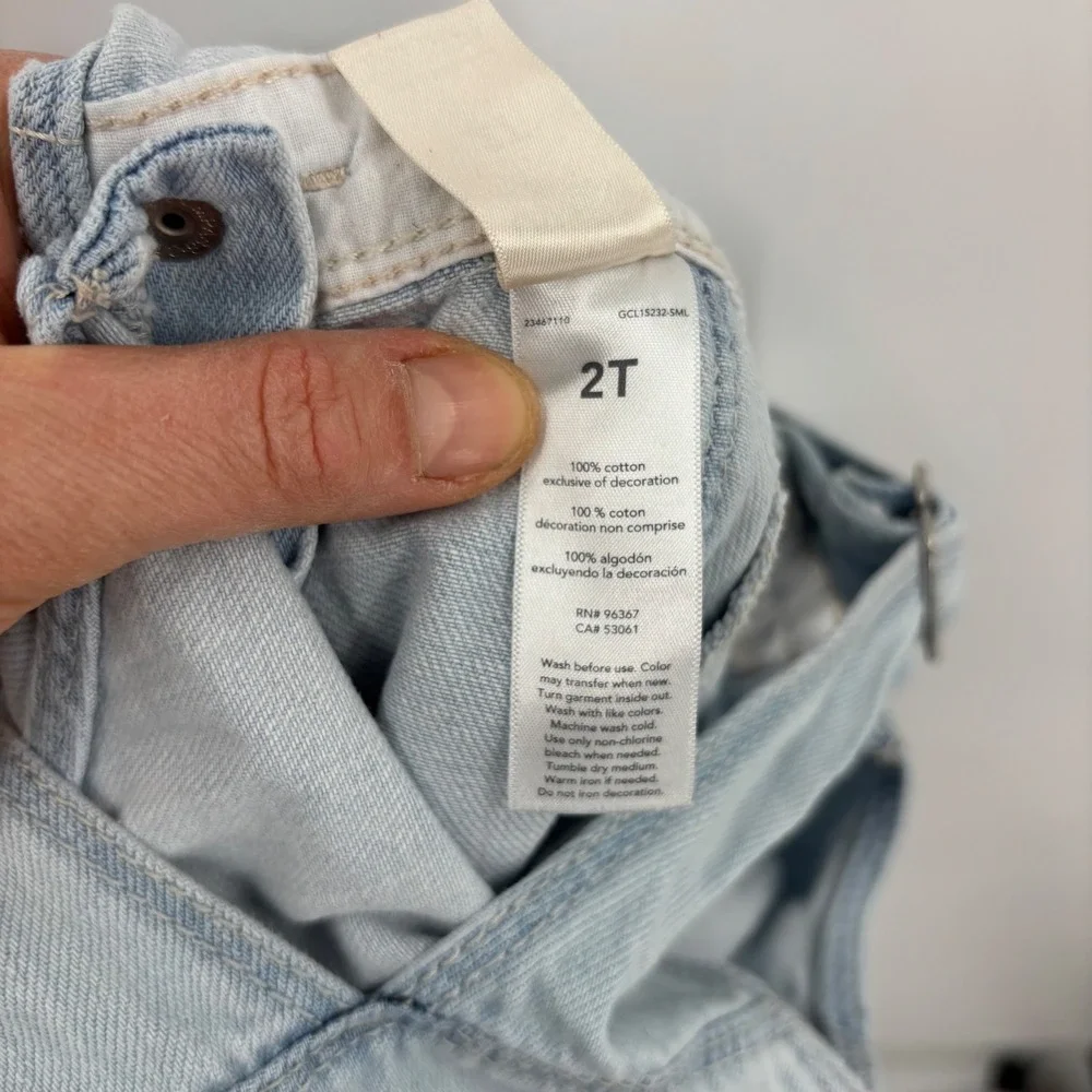 OshKosh Bgosh Kids 2T Light Wash Denim Cherry‎ Shortalls Overalls GCL15232-SML